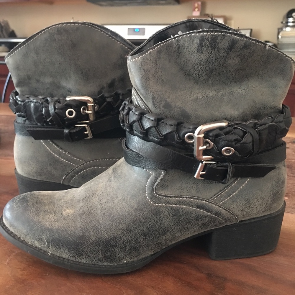 Nicole Gray/Black Short Boots